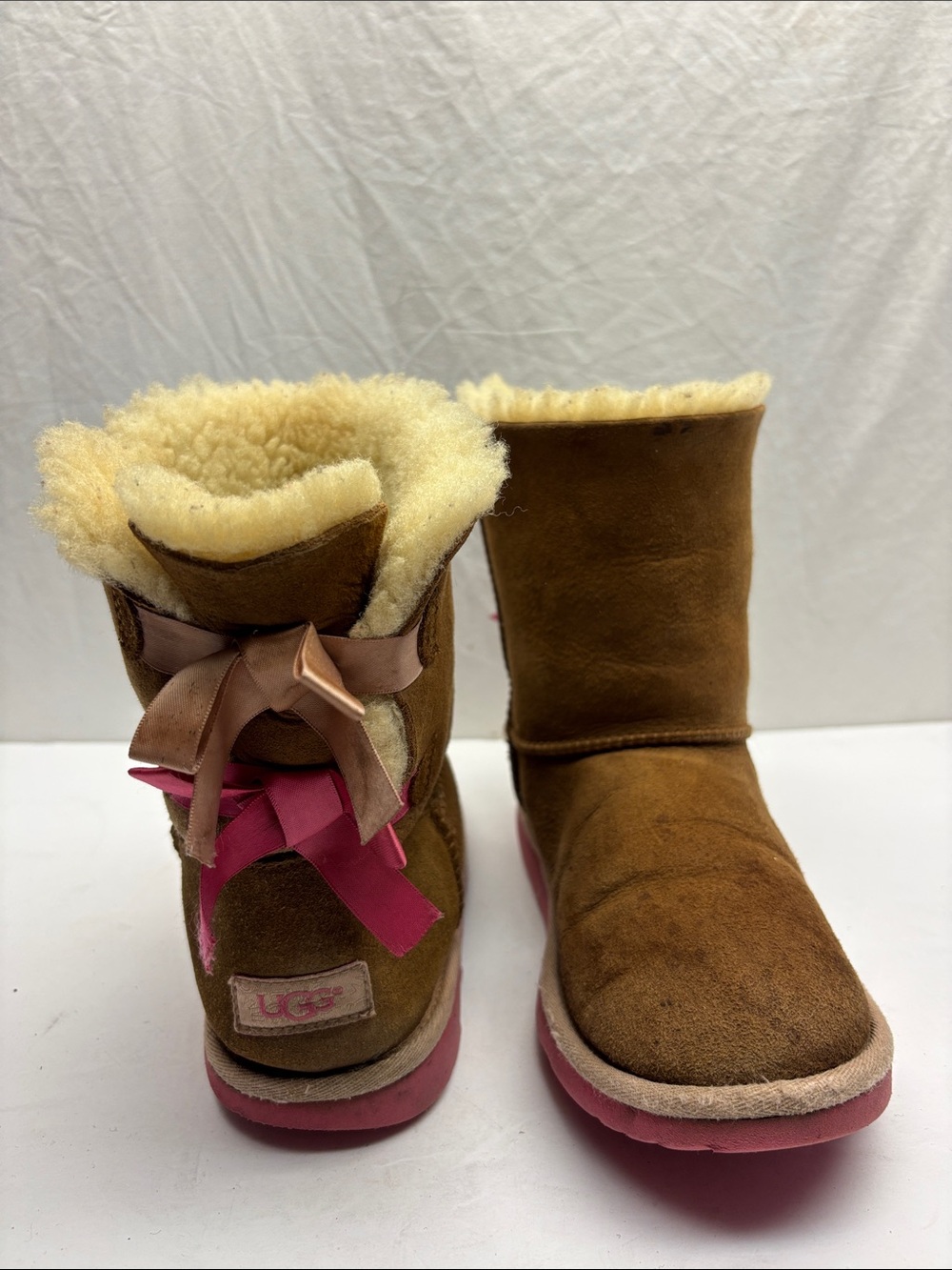 UGG Bailey Bows Boots for big girl, SZ 6, box 57